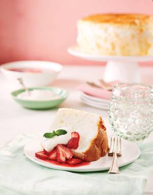 Angel Food Cake with Whipped Cream & Strawberries