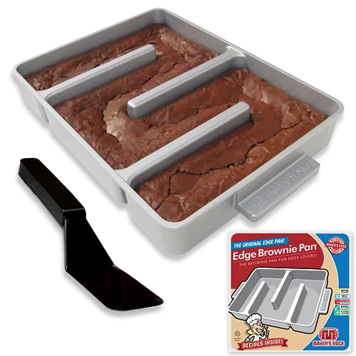 The Baker’s Edge Brownie Pan sold on Amazon