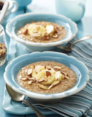 Slow Cooker Oatmeal with Chai Spice