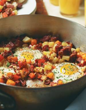Corned Beef Hash with eggs and spicy ketchup
