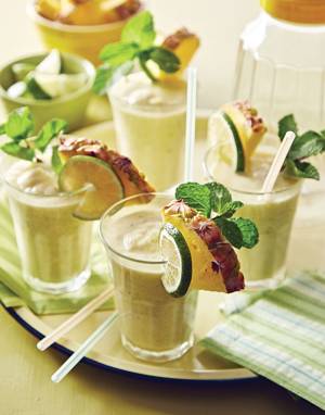 Pineapple Smoothies with Banana & Lime