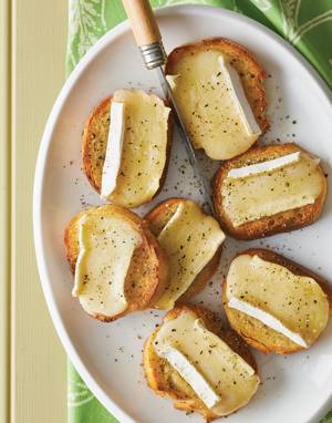 Brie Toasts