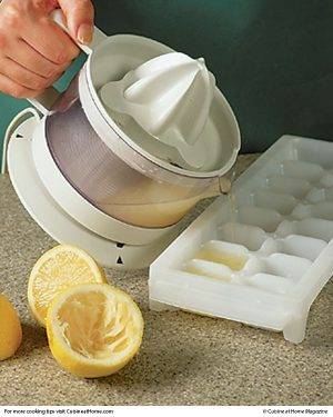 How to Freeze Fresh Lemon Juice & Slices to Reduce Waste