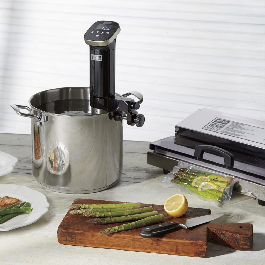 immersion circulator for cooking
