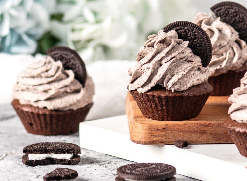 Cupcakes with Oreo buttercream frosting